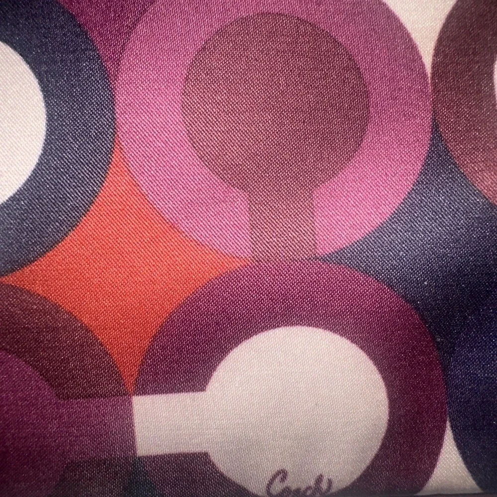Coach Parker Bordeaux Small Wristlet Purple Burgundy Graphic Op Art ~6.25x4.25